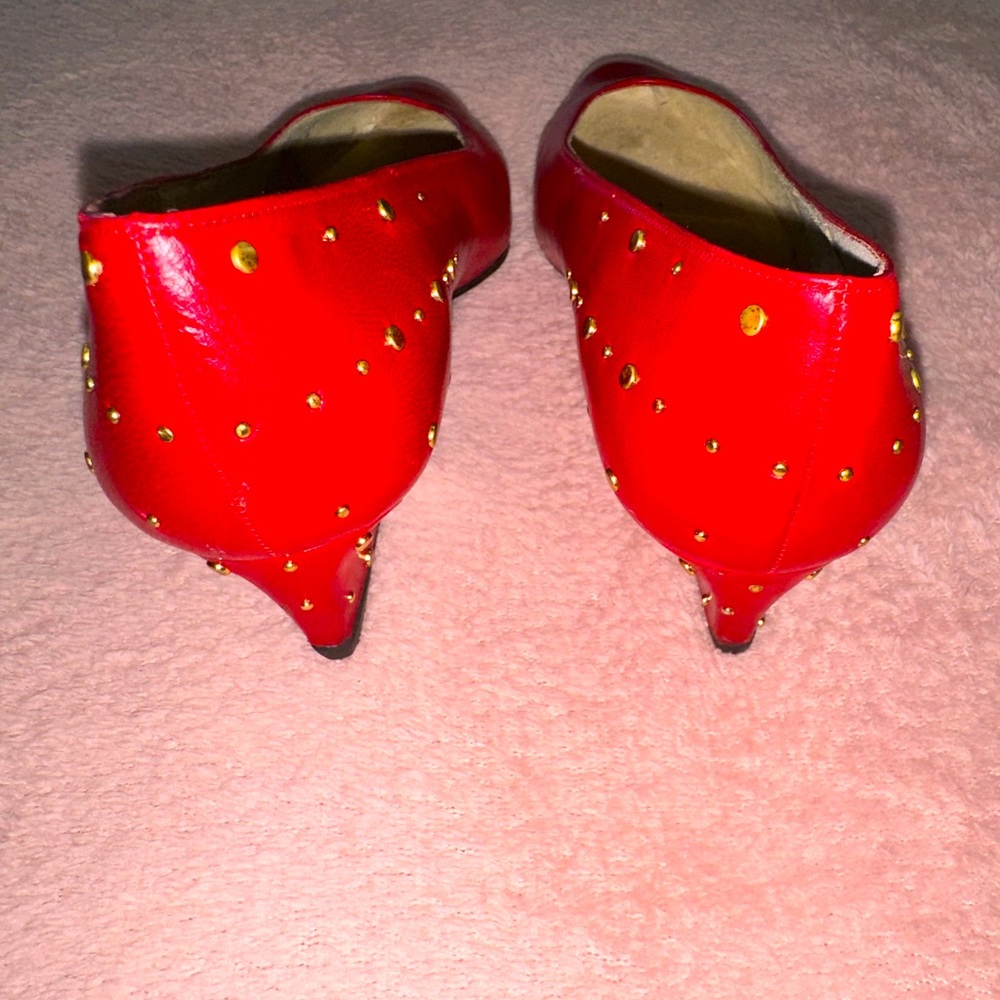 FIA’LE STUNNING RED LEATHER STUDDED HEELS. Size 7. - Picture 4 of 8
